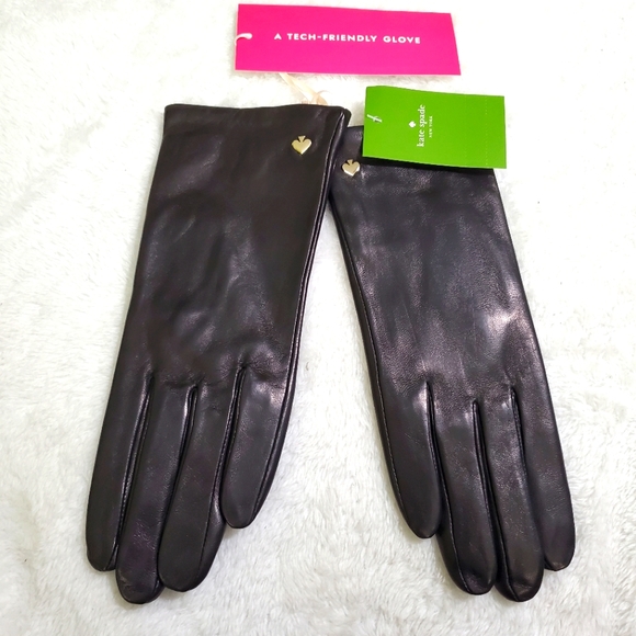 kate spade Accessories - Kate Spade New York womens beveled spade leather glove black color Sz Small nwt